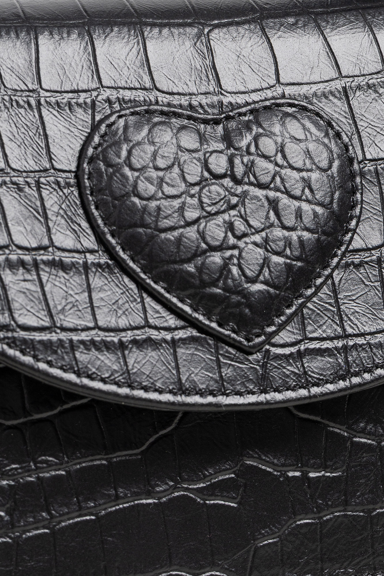 AMELIE Black Croco Leather Bag With Heart Attached - Image 7